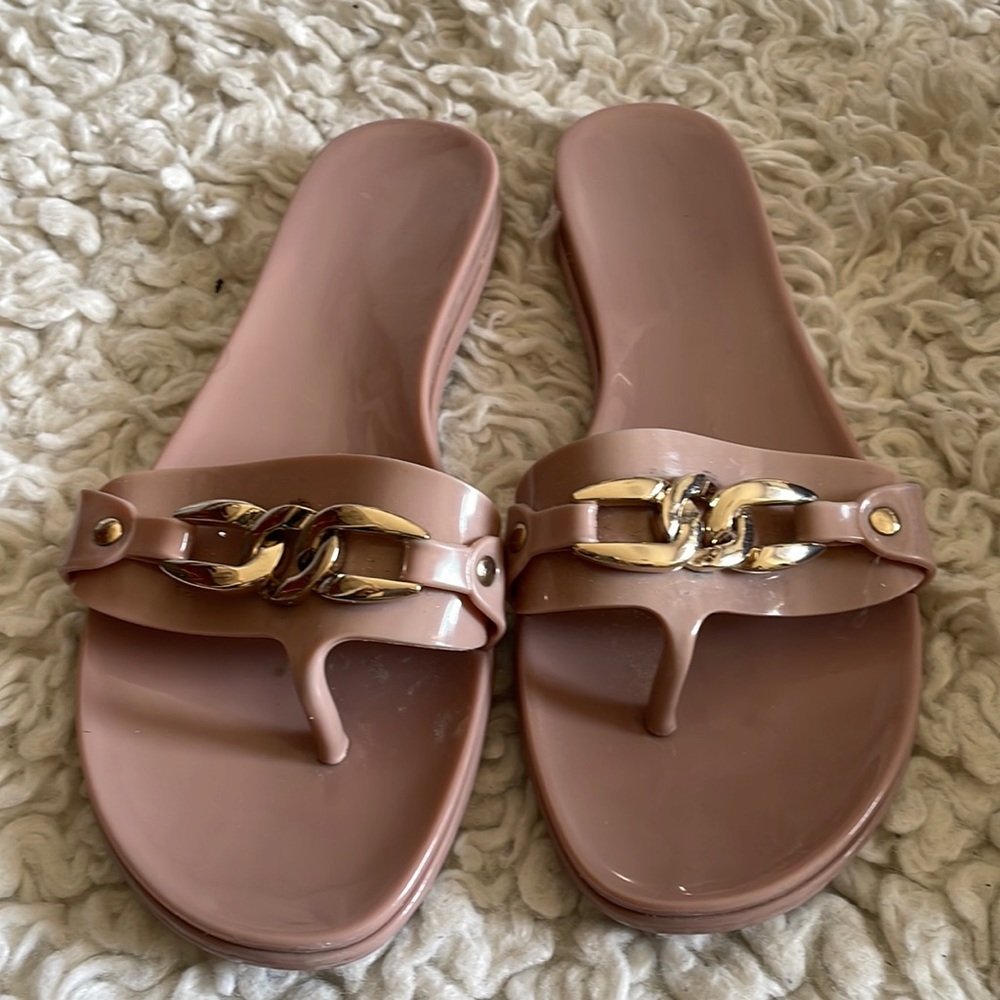 Vince Camuto Jelly